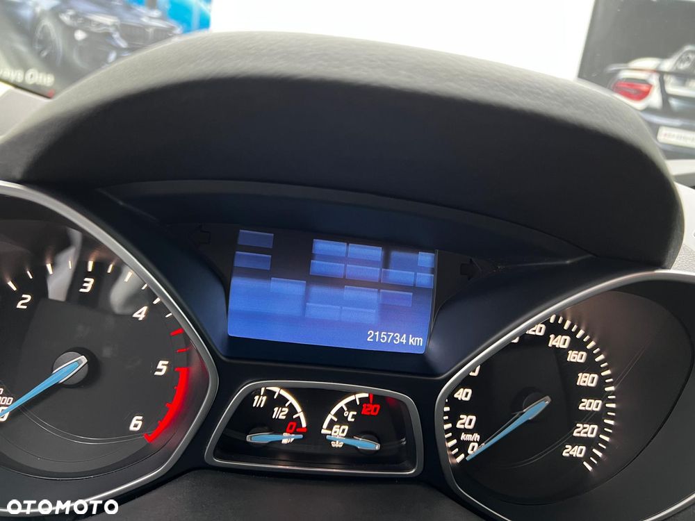 Ford Kuga - 36