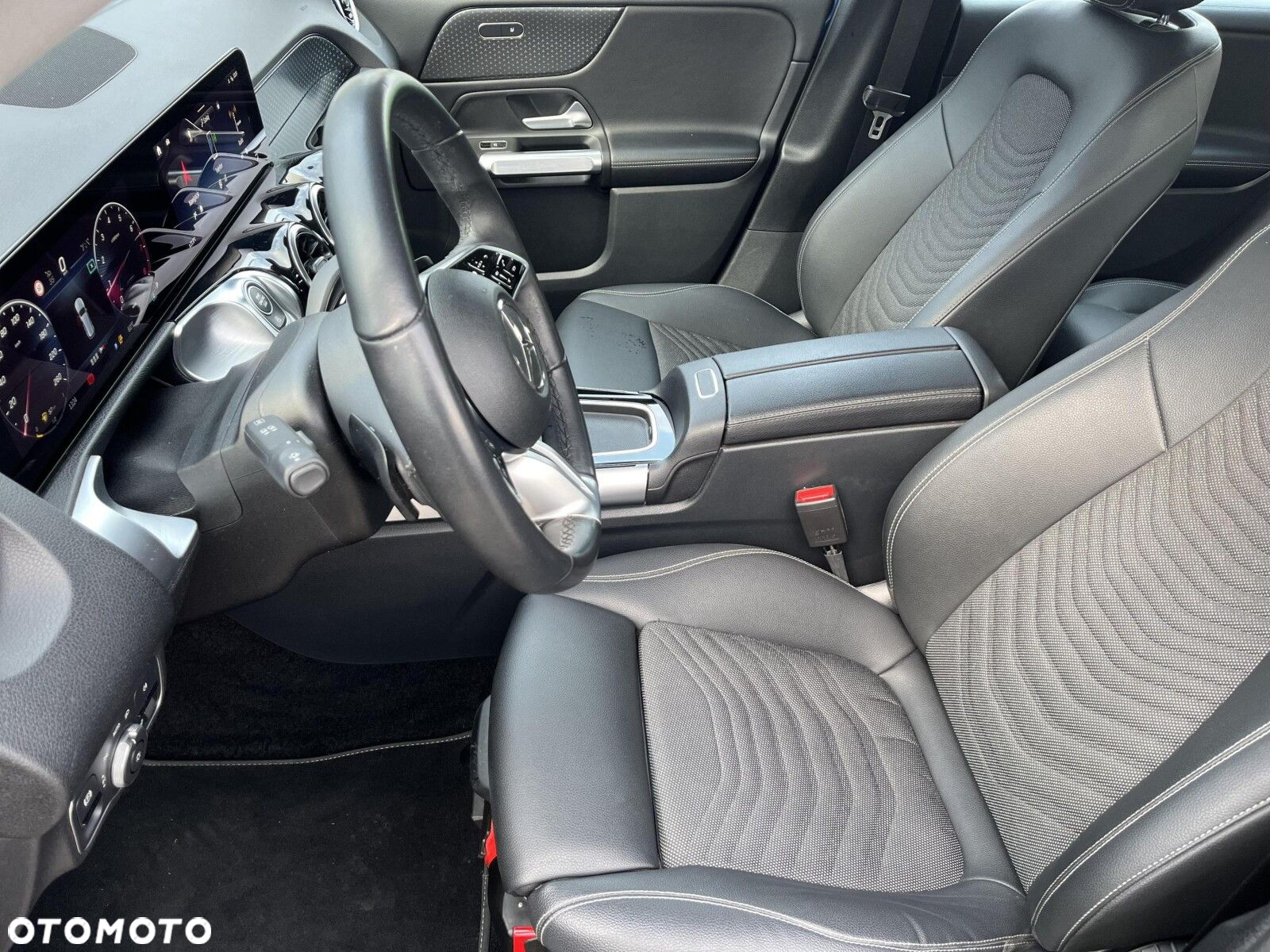Mercedes-Benz GLB 200 Progressive 7G-DCT - 13