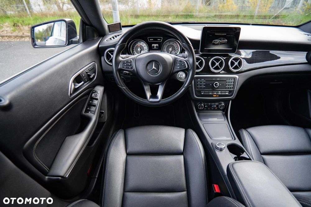 Mercedes-Benz CLA 250 7G-DCT AMG Line - 12