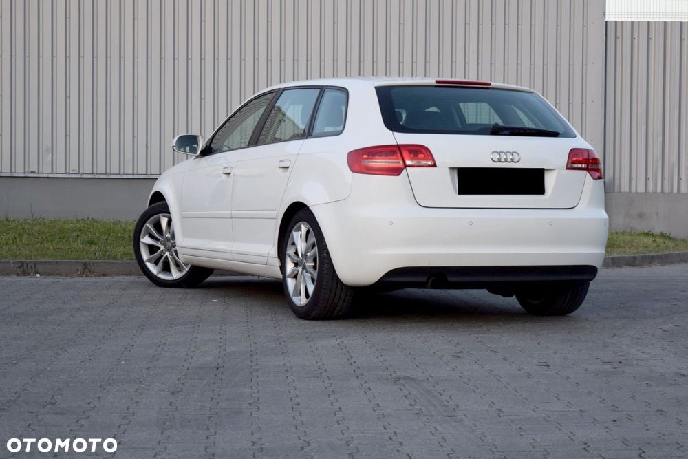 Audi A3 Sportback 1.6 S line Sportpaket plus - 11
