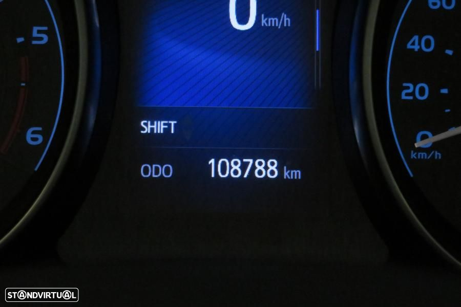 Toyota Auris 1.4 D-4D Com. +P.Sport+Navi - 28