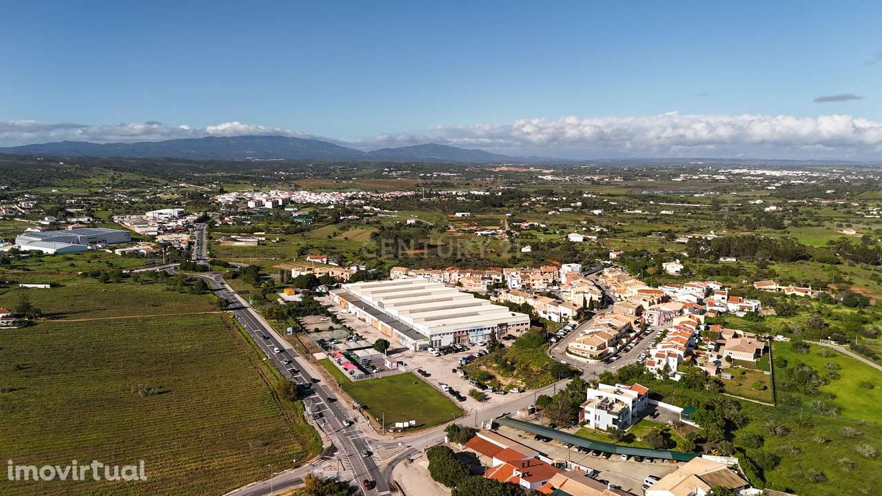 Armazém em Odiáxere - Lagos | Localização Estratégica e Excelente Aces - Grande imagem: 3/14