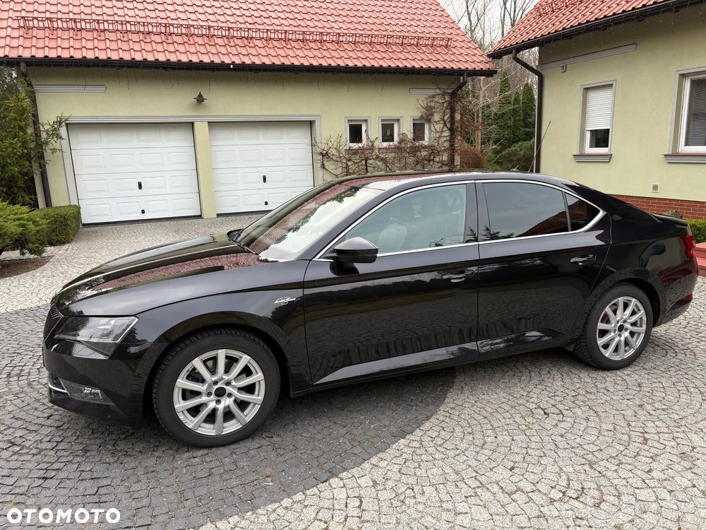 Skoda Superb 2.0 TDI 4x4 L&K DSG - 4
