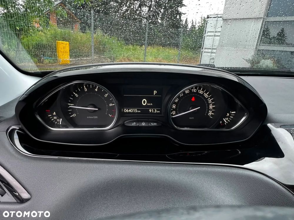 Peugeot 2008 - 11