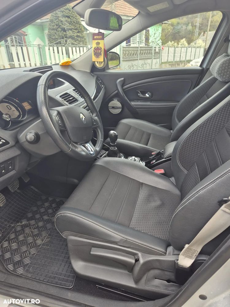 Renault Megane ENERGY dCi 110 Start & Stop Bose Edition - 8