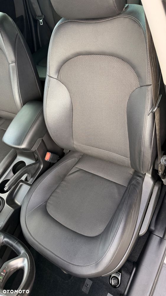 Hyundai ix35 1.7 CRDi 2WD blue Trend - 29