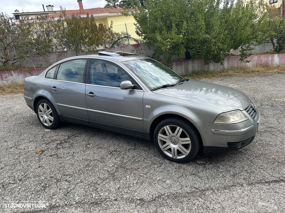 VW Passat 1.9 TDi Highline - 12