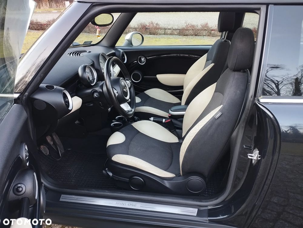 MINI Cooper D 50 Mayfair - 7