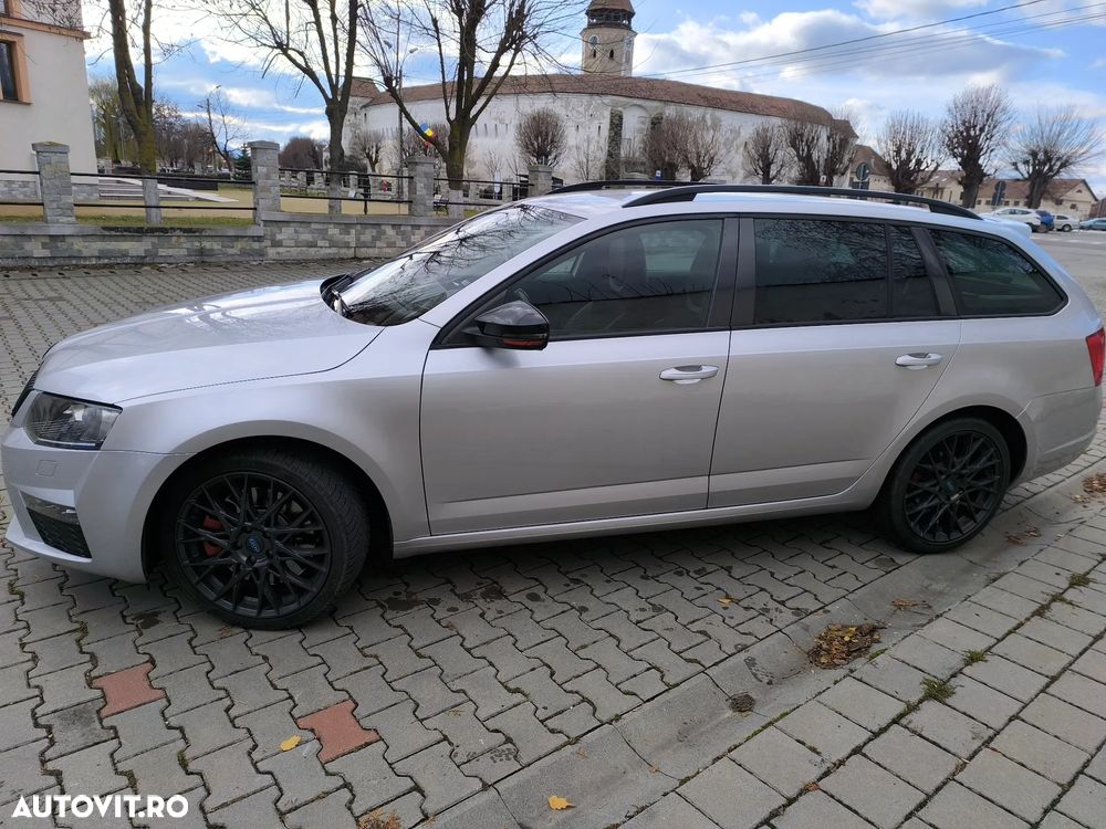 Skoda Octavia Combi 2.0 TDI DSG RS - 3