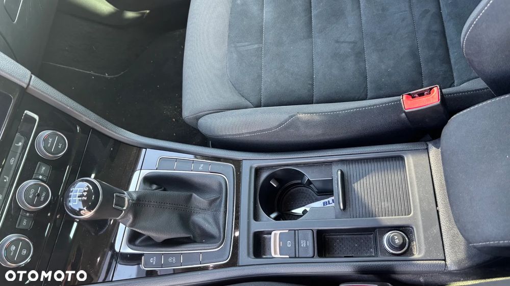 Volkswagen Golf 1.5 TSI ACT OPF BlueMotion Highline - 23