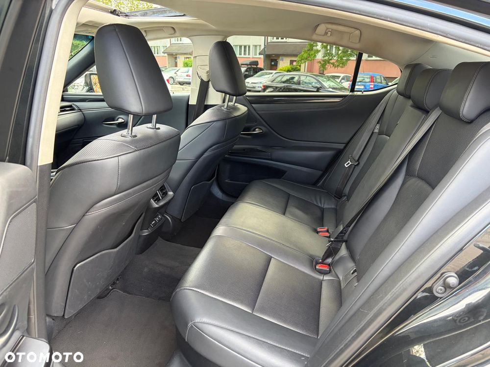Lexus ES 300h Elegance - 13