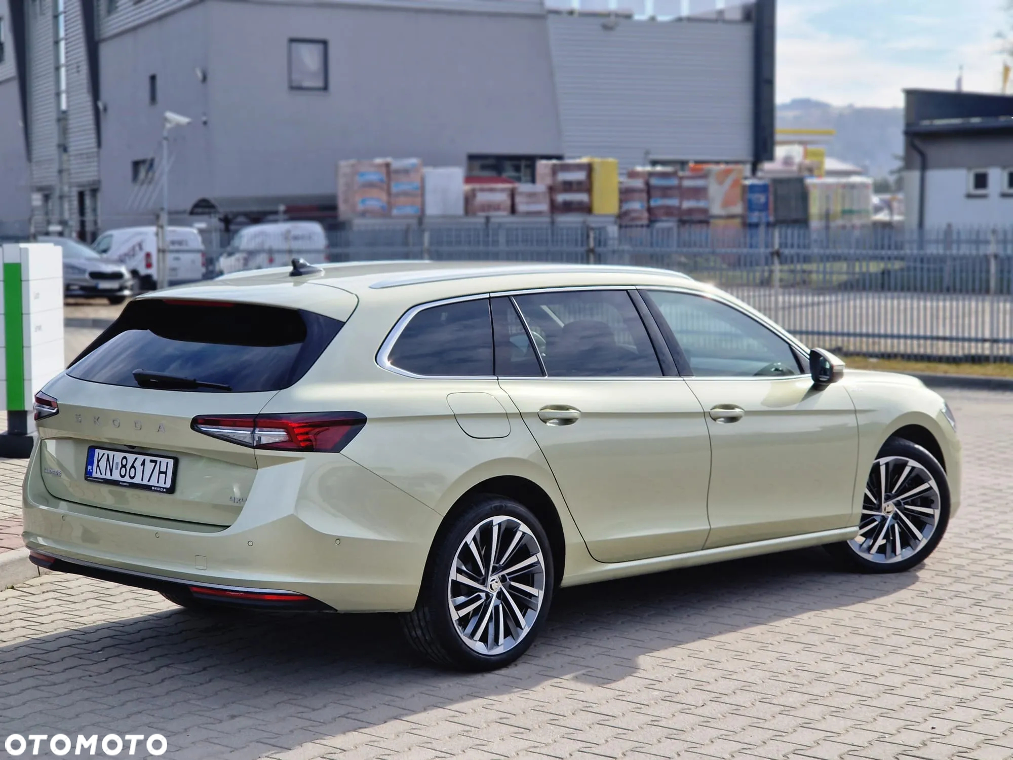 Skoda Superb 2.0 TDI SCR 4x4 L&K DSG - 4