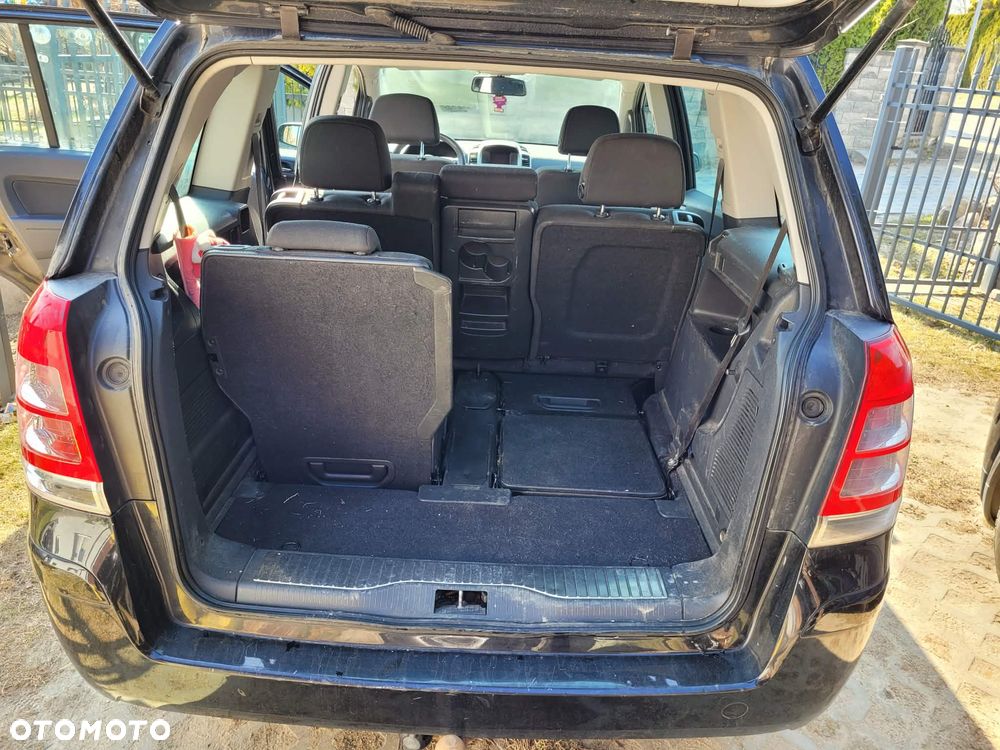 Opel Zafira - 10
