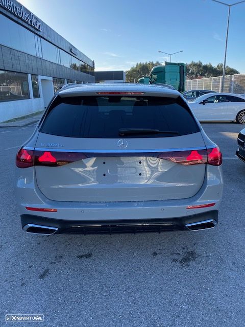 Mercedes-Benz E 300 ver-de - 5