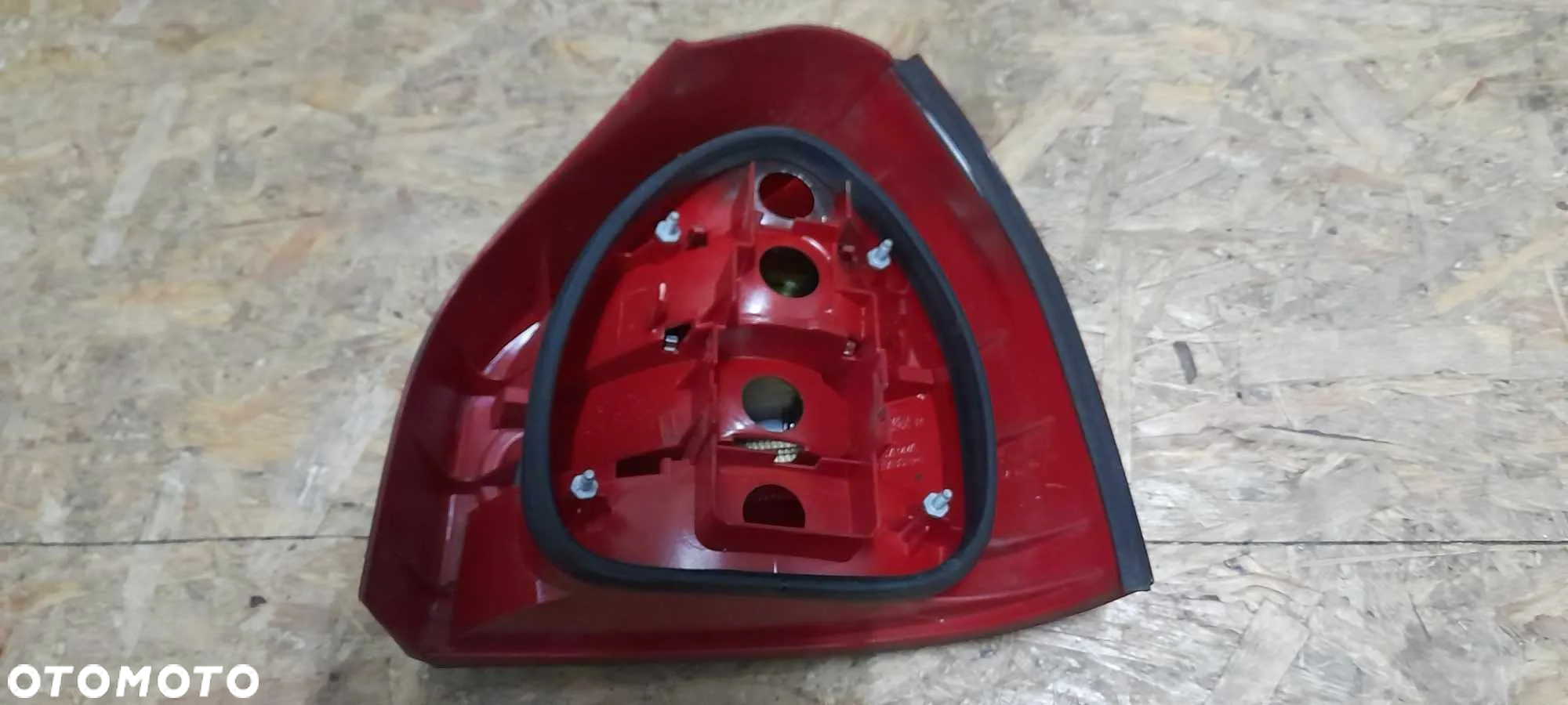 LAMPA LEWA TYŁ TYLNA AUDI A3 8L 3D 98R - 2