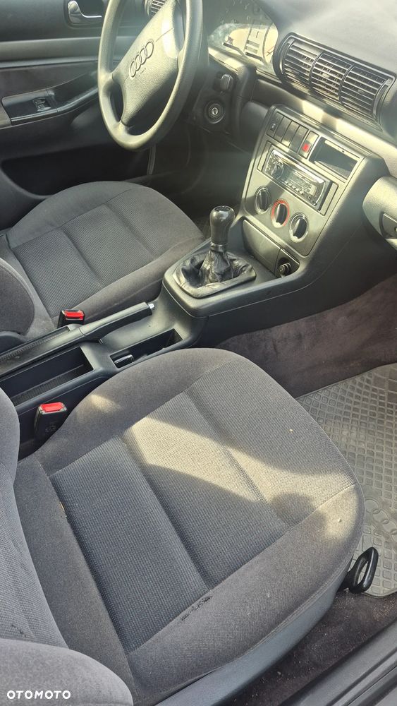 Audi A4 Limousine 1.8 - 33