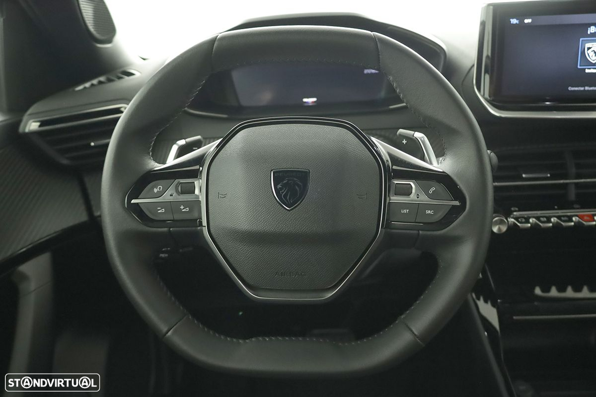 Peugeot 2008 1.2 PureTech Allure EAT8 - 15