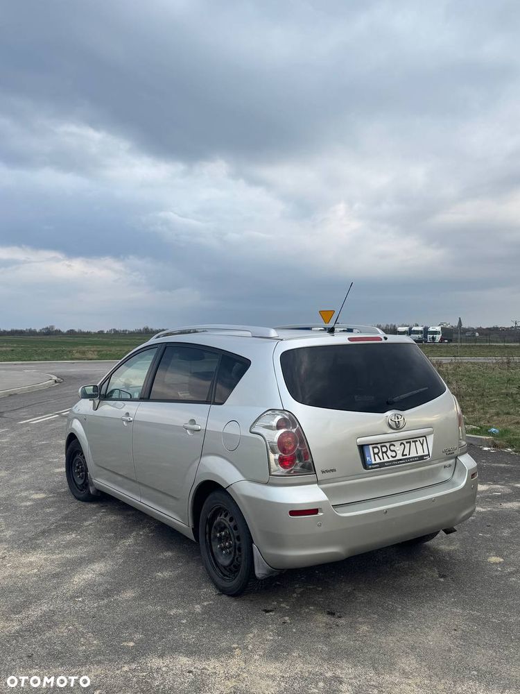 Toyota Corolla Verso - 4