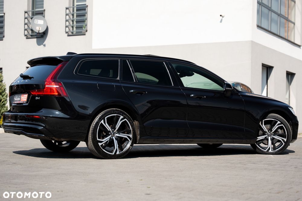 Volvo V60 B4 B DKG Ultimate Dark - 13
