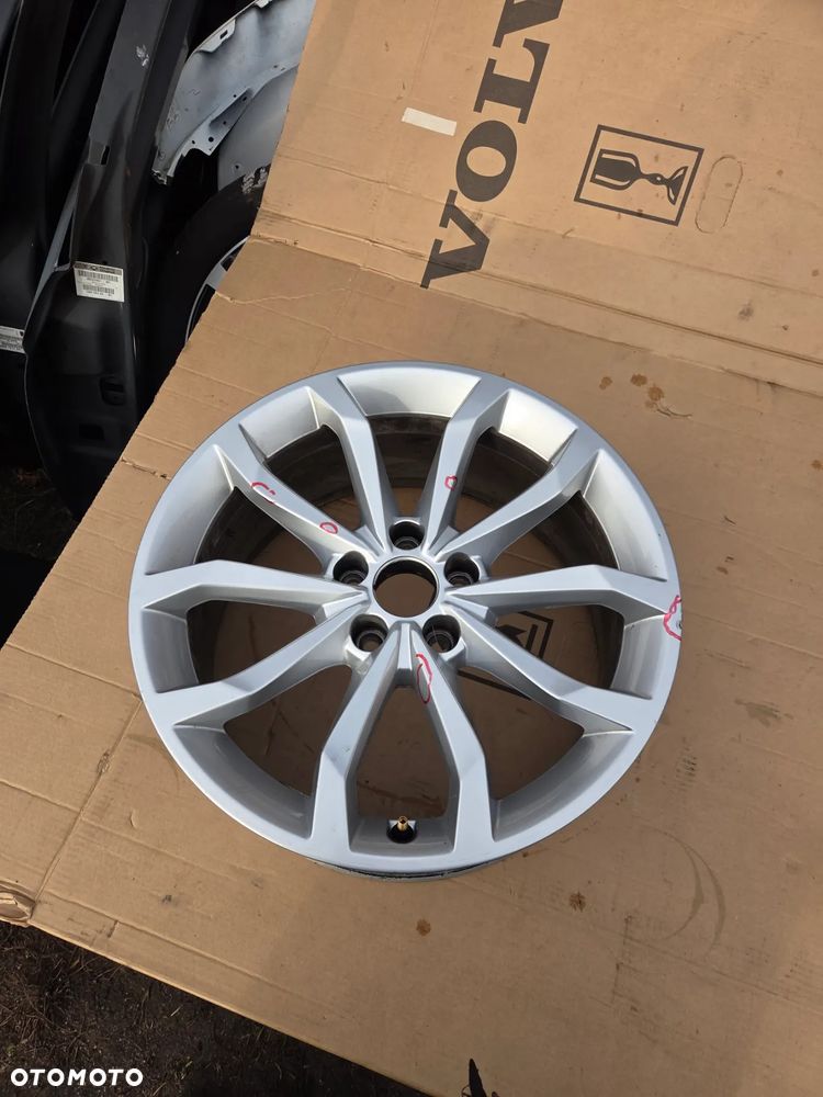 Felga aluminiowa Audi A4 S4 B9 18 Cali 8W0601025H E-8.0Jx18H2 ET 40 - 4