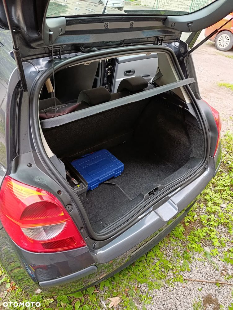 Renault Clio 1.2 16V Authentique - 16