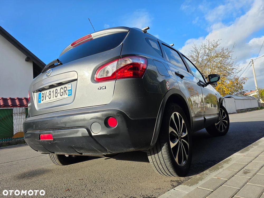 Nissan Qashqai 2.0 dCi 4 x 4 DPF tekna - 36