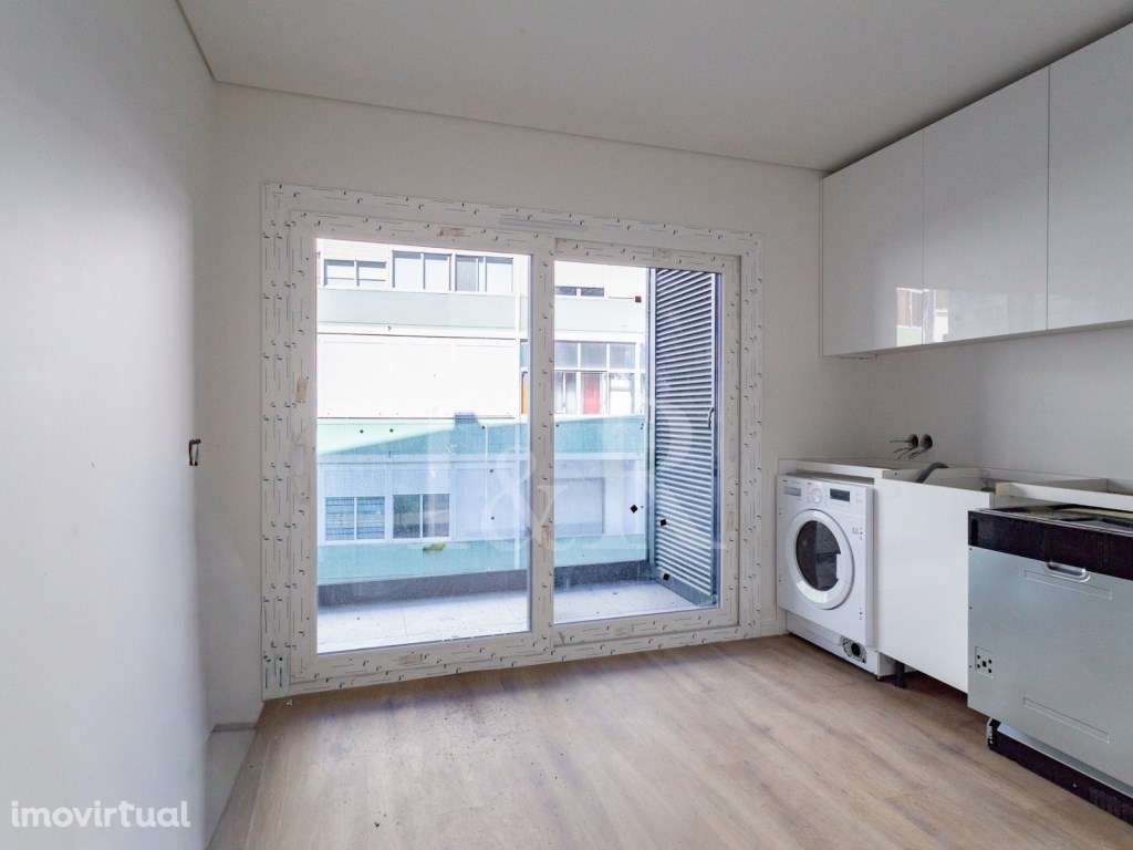 Apartamento T3 com terraço, estacionamento e arrecadação em Cacilha... - Grande imagem: 3/21