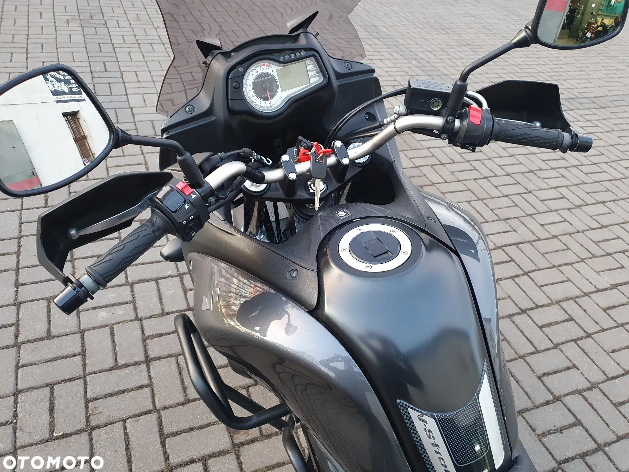 Suzuki V-STROM - 21