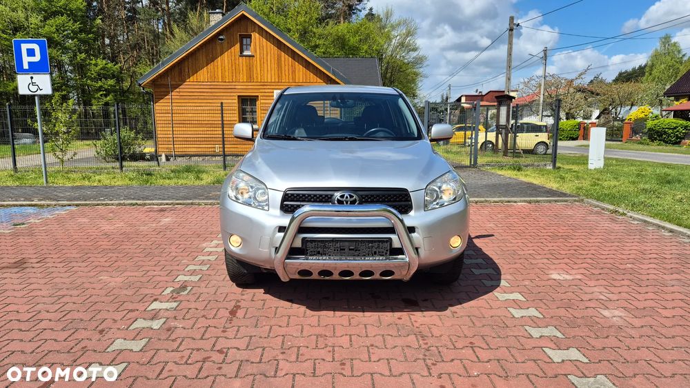 Toyota RAV4 2.0 4x4 Automatik Executive - 2