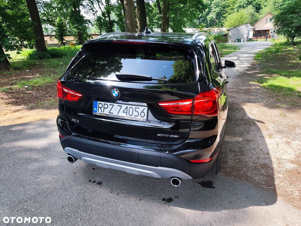 BMW X1 xDrive28i xLine - 6