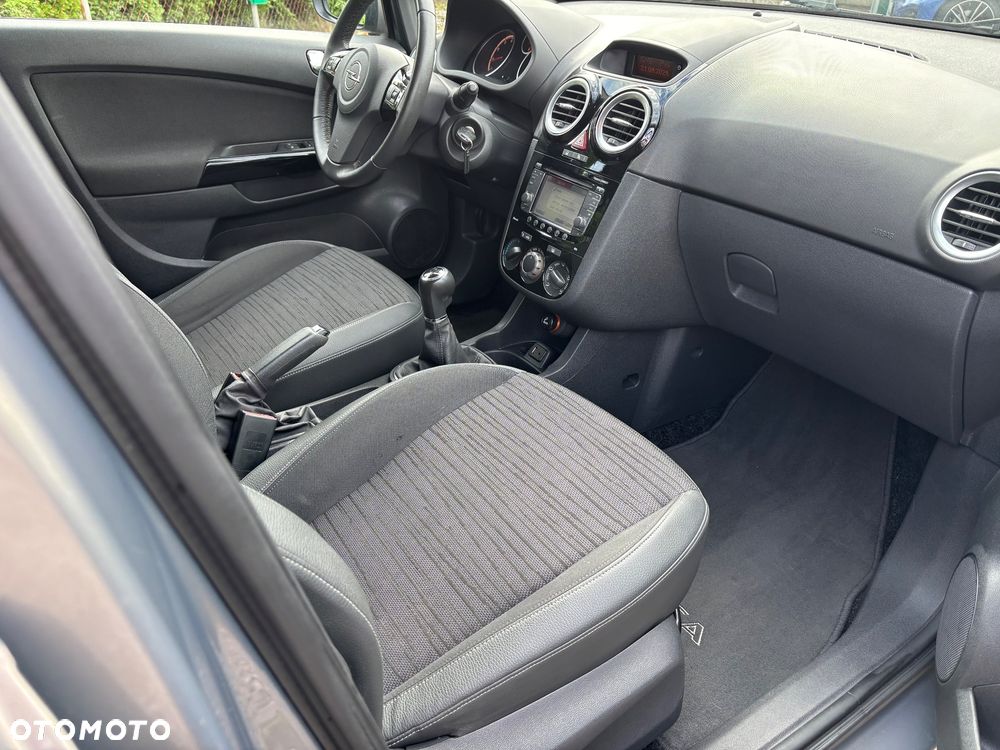 Opel Corsa 1.2 16V Cosmo - 10