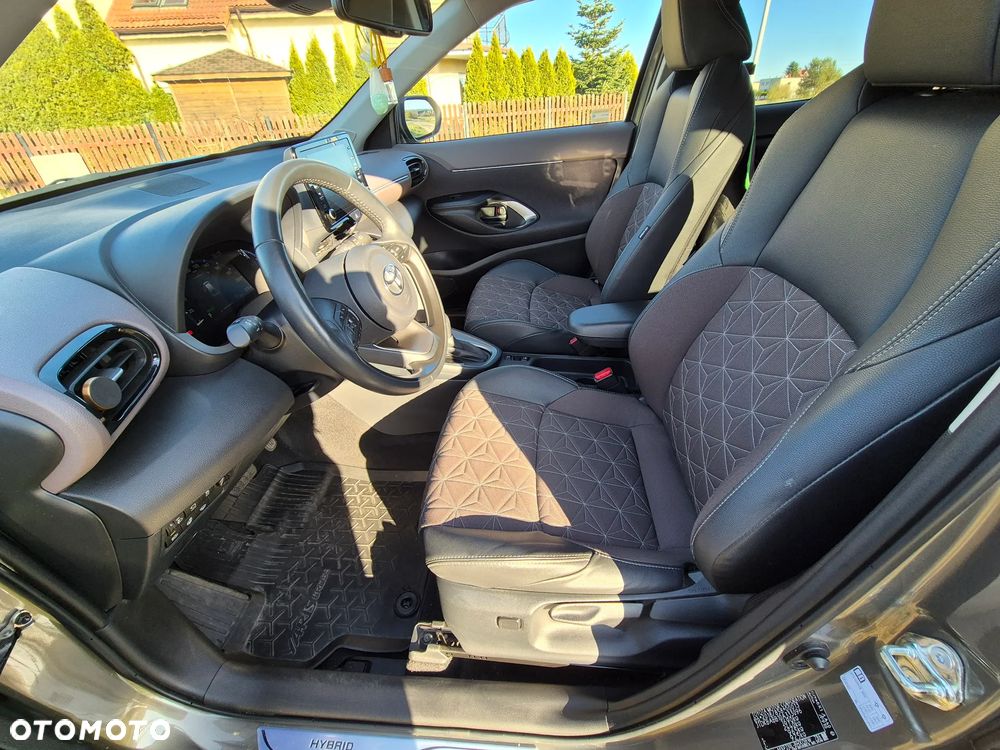 Toyota Yaris Cross Hybrid 1.5 Executive - 16