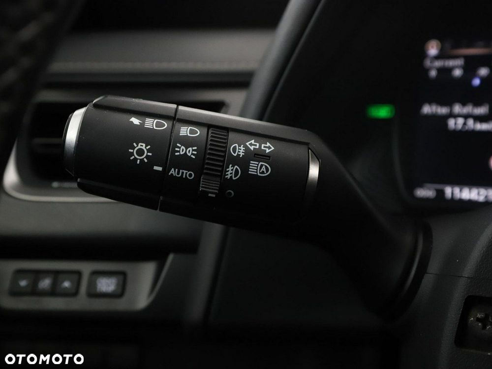 Lexus UX 250h - 34