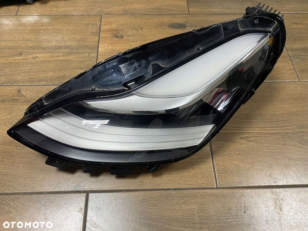 TESLA MODEL 3 MODEL3 LED LAMPA PRZEDNIA L90137042 - 1