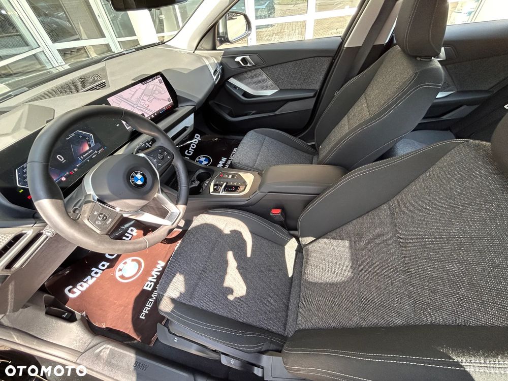 BMW Seria 1 120d mHEV - 16