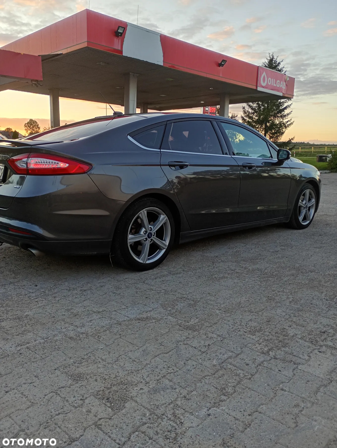 Ford Fusion - 2