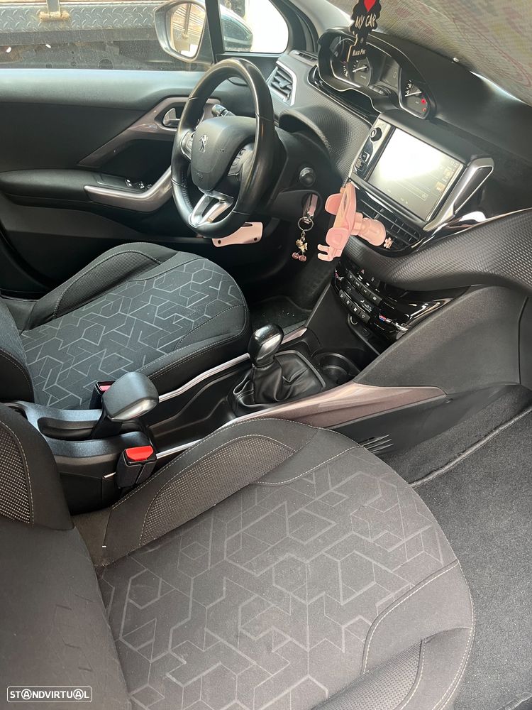 Peugeot 2008 PureTech 82 Allure - 12