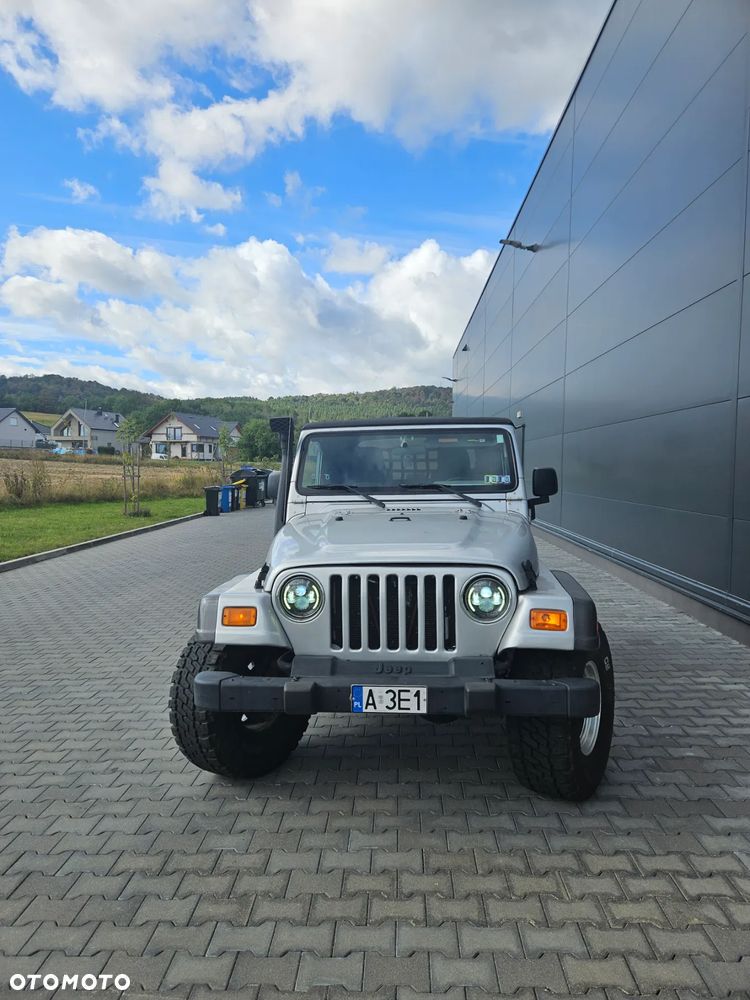 Jeep Wrangler 4.0 Automatik Sahara - 2