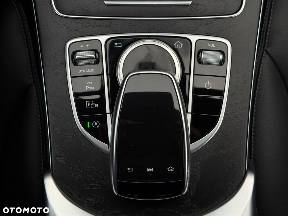 Mercedes-Benz Klasa C 200 4MATIC 9G-TRONIC - 24