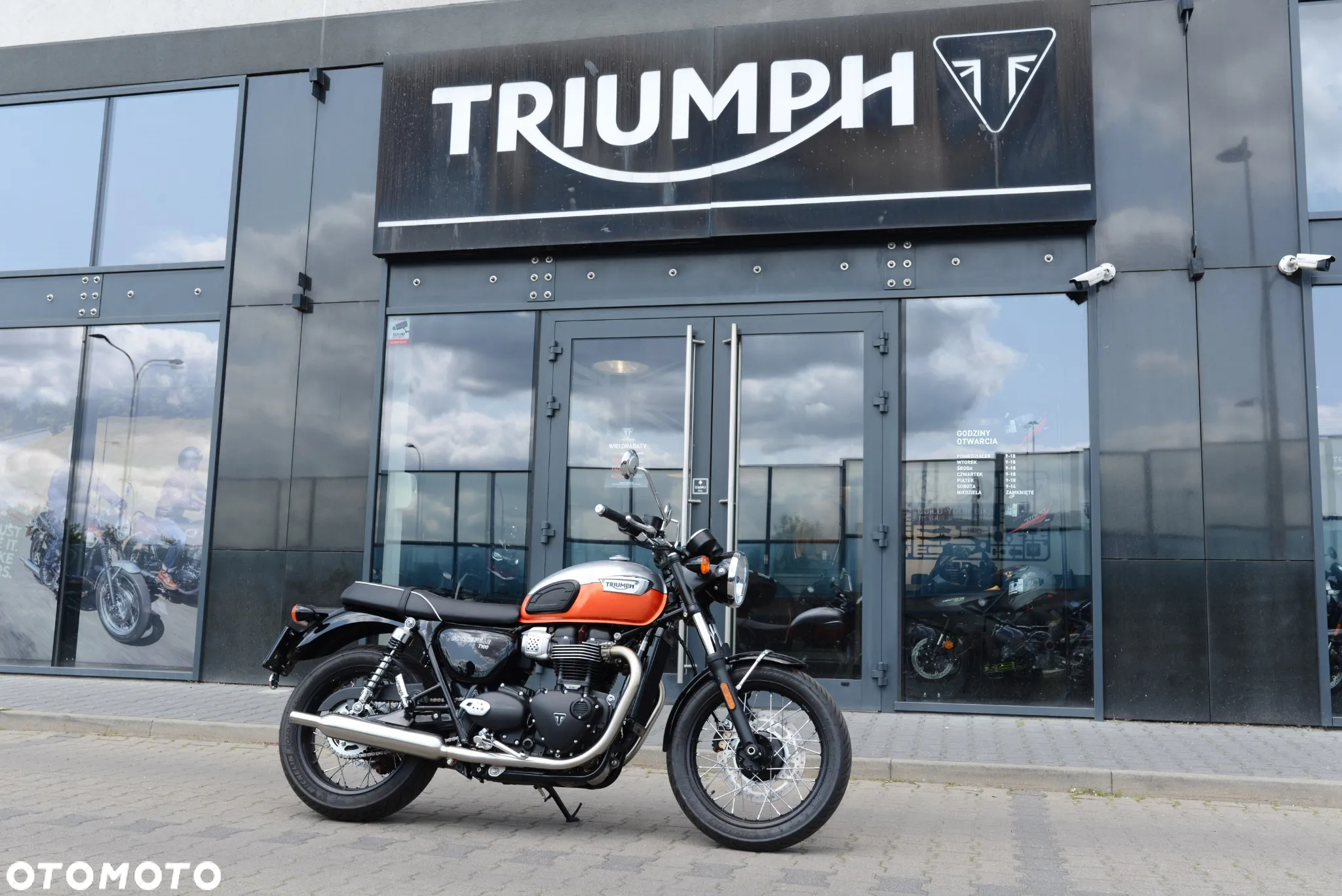 Triumph Bonneville - 11
