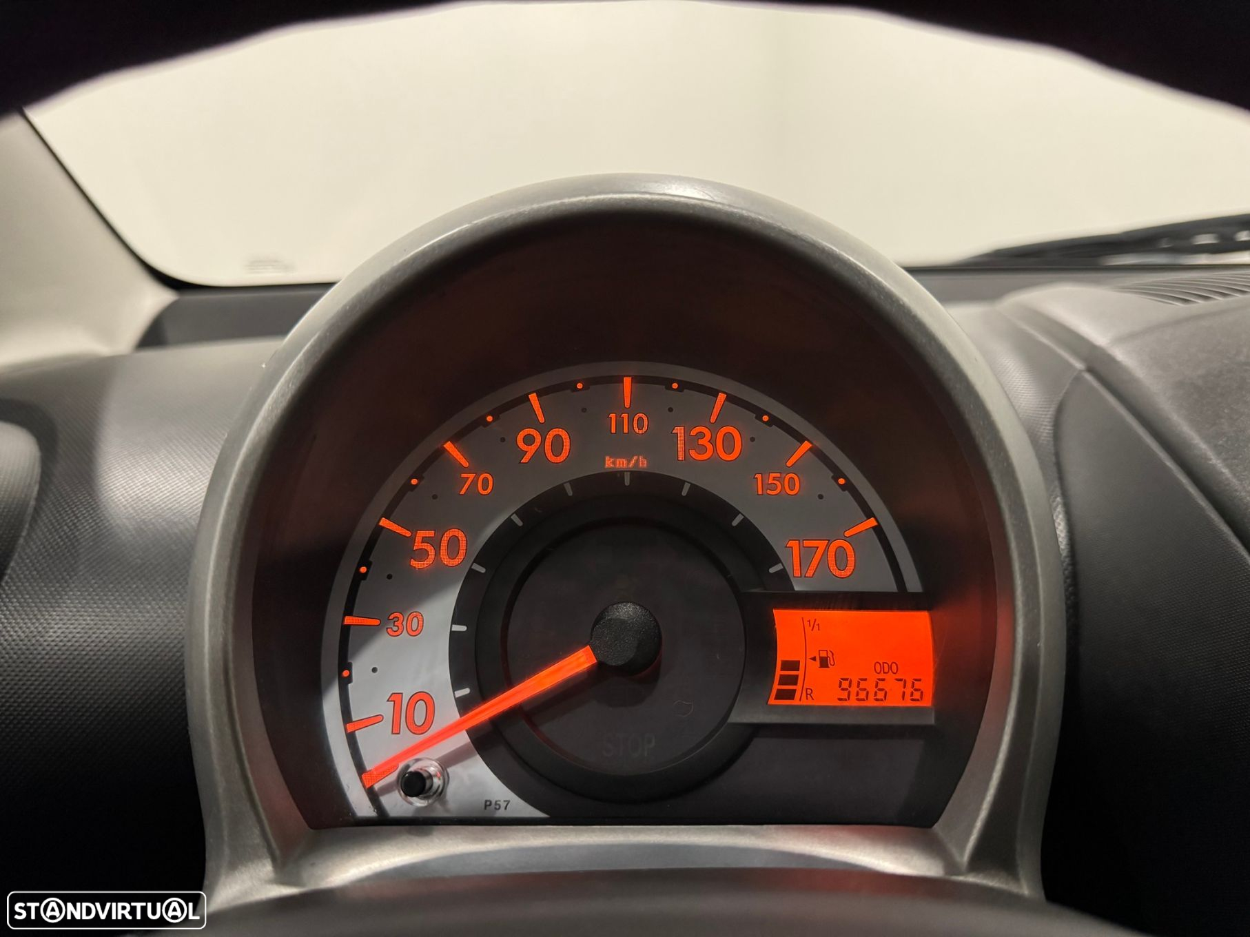 Peugeot 107 1.0 Urban - 10