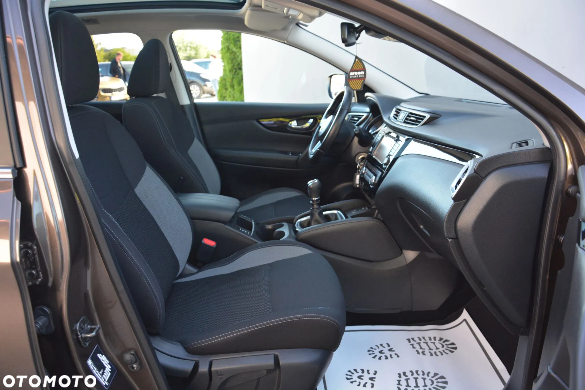 Nissan Qashqai 1.3 DIG-T N-CONNECTA - 22