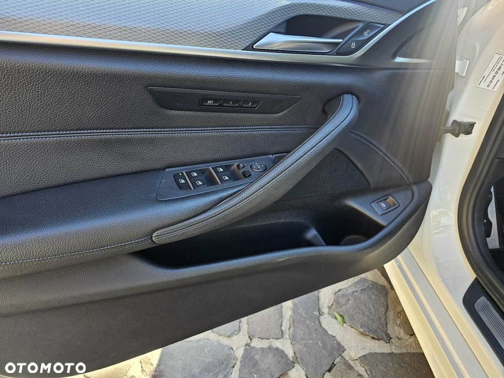 BMW Seria 5 540i xDrive M Sport sport - 31