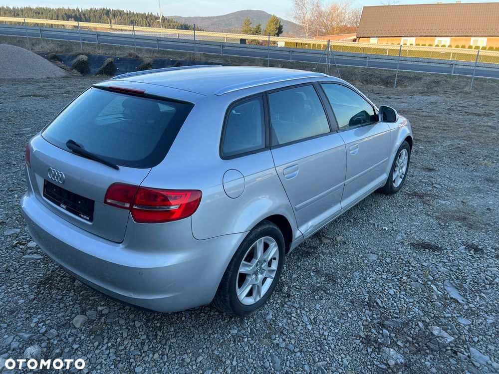 Audi A3 Sportback 1.6 TDI DPF S line Sportpaket - 8