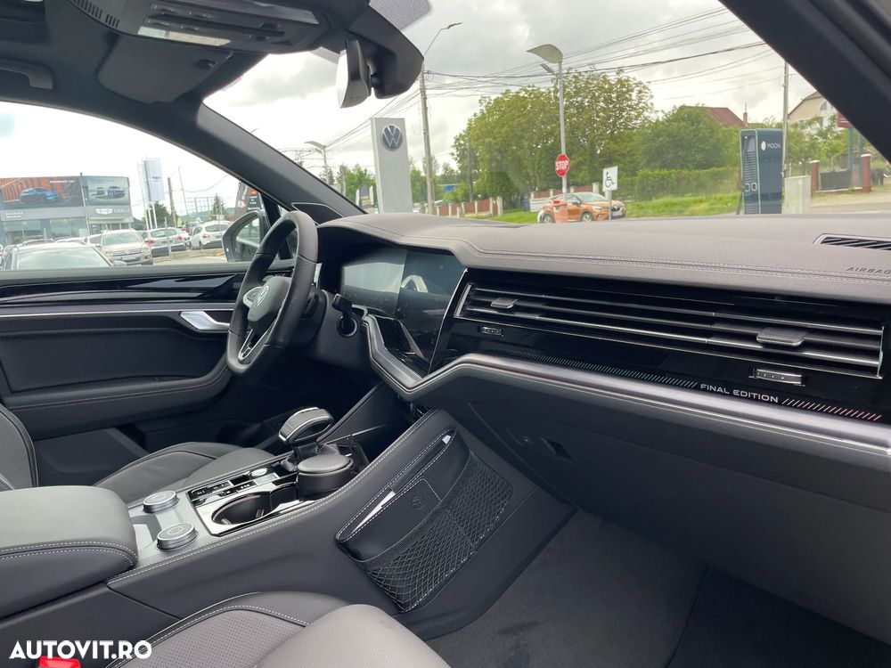 Volkswagen Touareg V6 TDI 4MOTION R-Line - 28