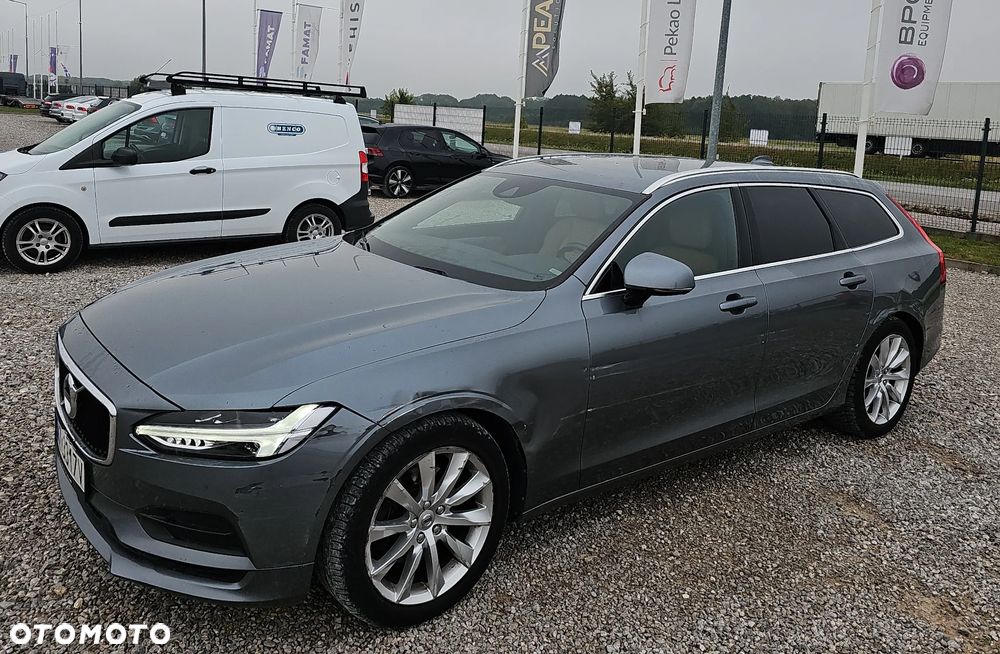 Volvo V90 D4 Momentum - 1