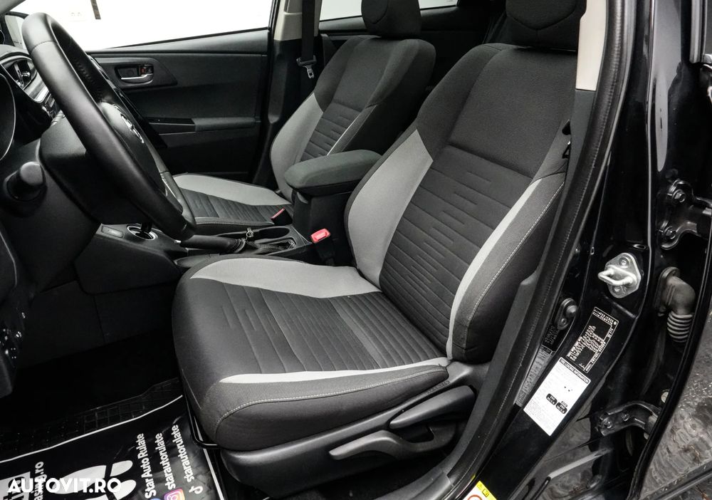 Toyota Auris 1.8 L VVT-i Sol + - 14