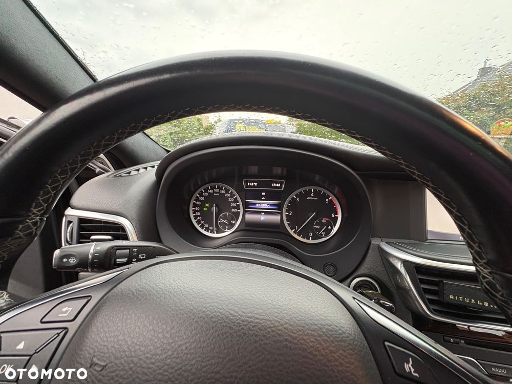 Infiniti Q30 1.5d Premium City Black - 33