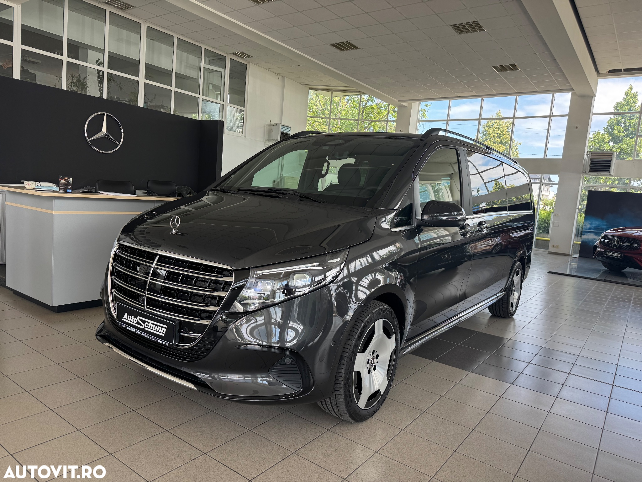 Mercedes-Benz V 300 d extralang 4Matic 9G-TRONIC Exclusive - 2