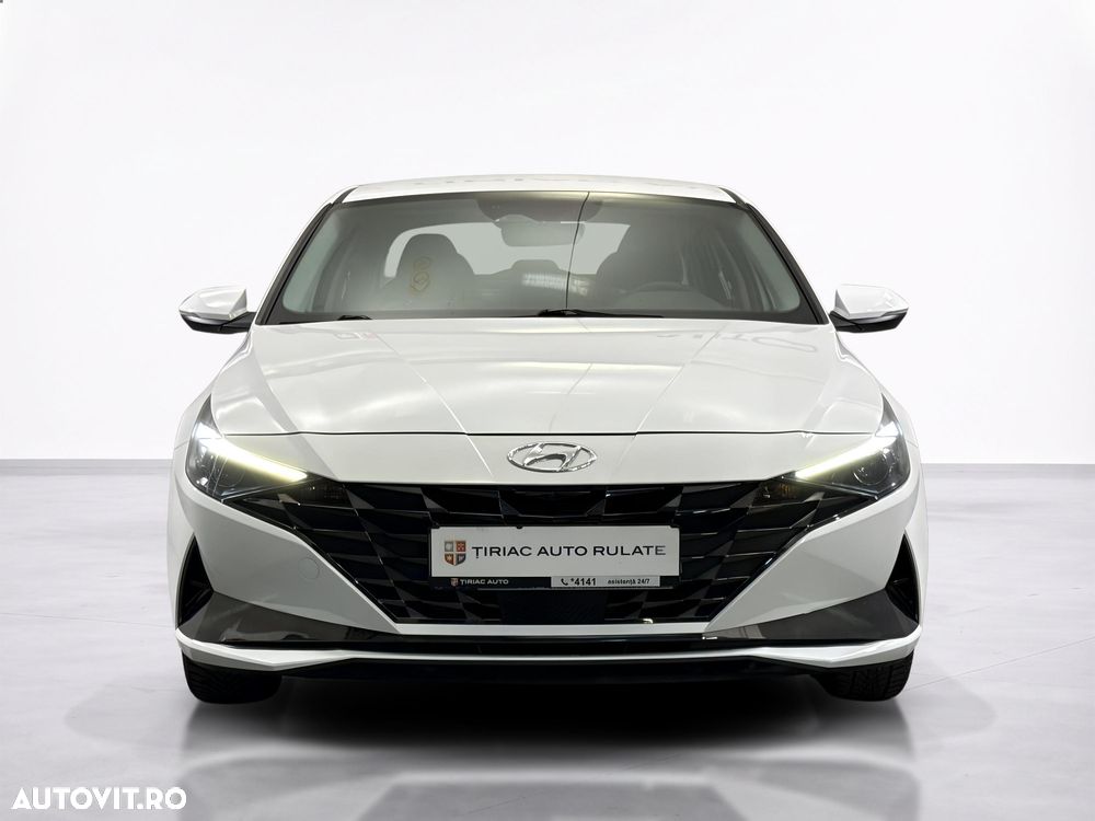 Hyundai Elantra - 9
